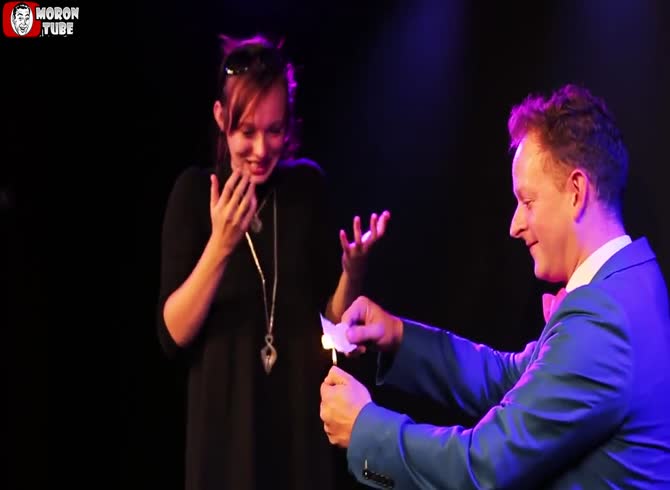 Video :A magician proposes marriage using his magic performance